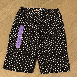 Stylish Black and White Patterned S.C.&CO Women’s long shorts size 4